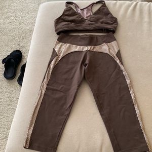 Lino Fitness Set - Matching Sports Bra and Capri